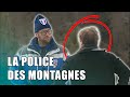 Il se fait passer pour un policier et rend fous les passants  camra cache