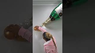 DIY an easy New Years Eve backdrop with Party City’s Champagne Poppin' New Year's Balloon Kit! 💕🥂