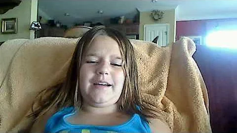 Julia loy really weird video lol