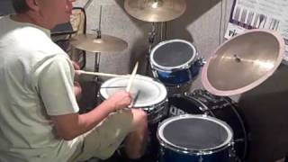 Video Drum Lessons - How To Play A Shuffle(Video drum lesson from James Morton of http://www.Classic-Rock-Drum-Charts.com. So many good rock songs are based on a shuffle. If you get this down ..., 2009-11-14T06:44:16.000Z)