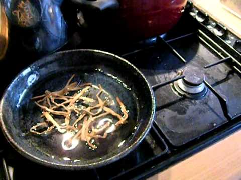 COOKING WITH DRIED AND FRESH MUSHROOMS