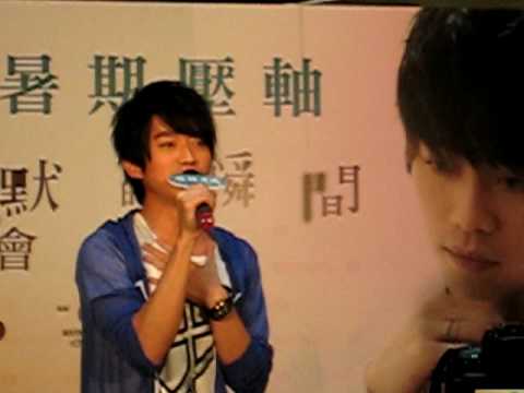 29-8-2009張棟樑德福廣場簽唱會-沉默的瞬間