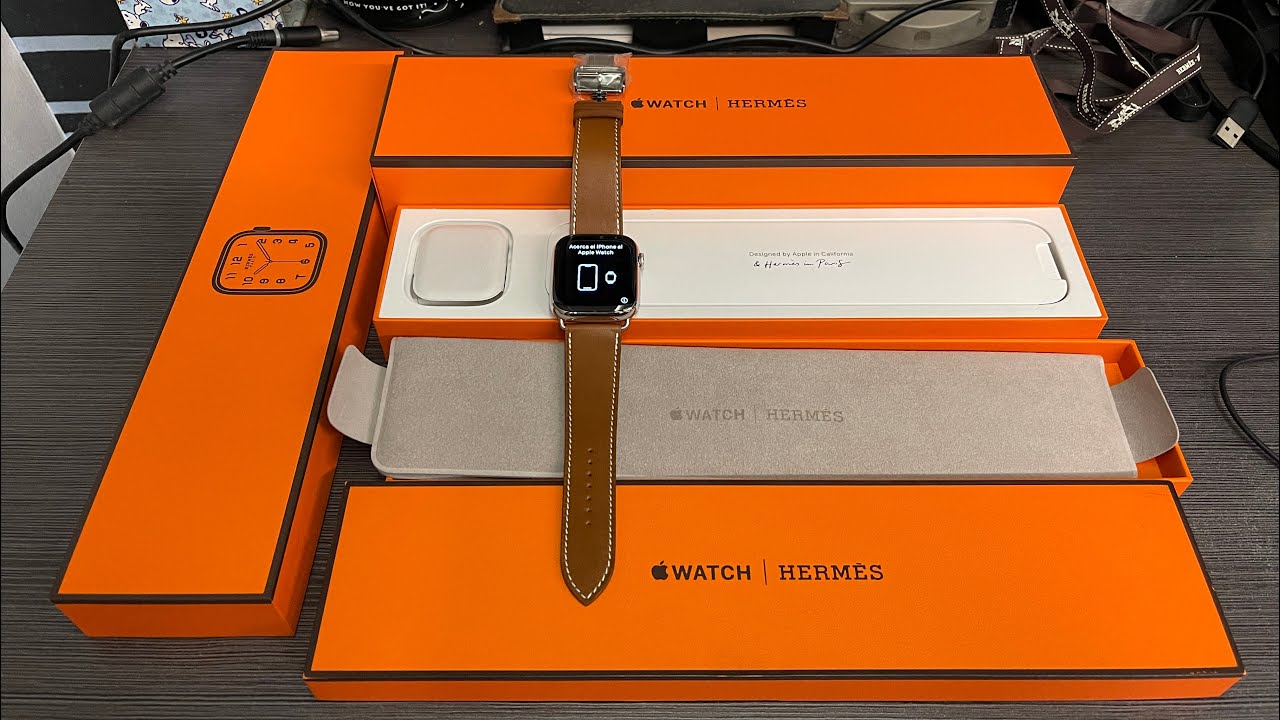 Apple Watch Hermès Series 7 45mm Cellular with Hermès Sport Apple Watch Hermès Series 7 45mm Cellular with Hermès Sport