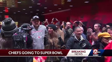 Travis Kelce, Taylor swift celebrate Chiefs