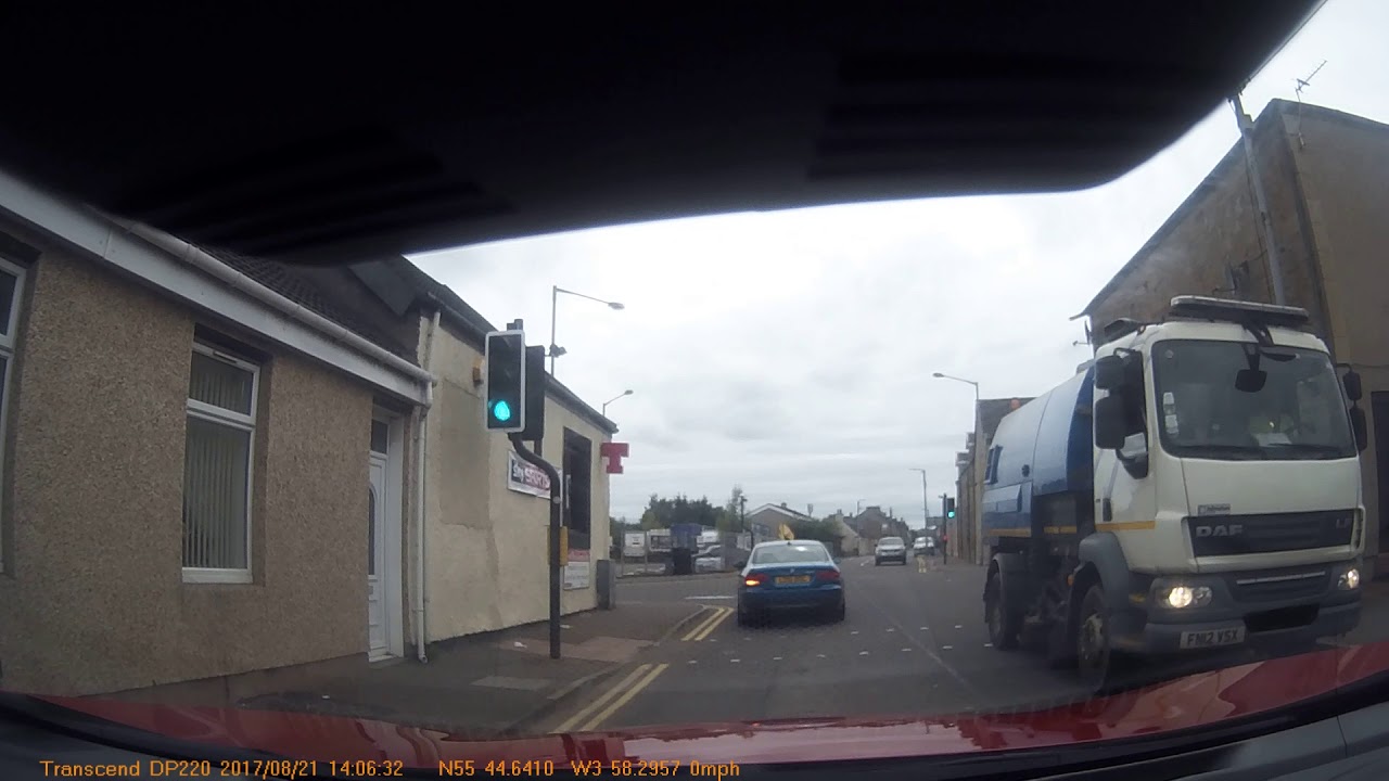 Car running red light in larkhall YouTube