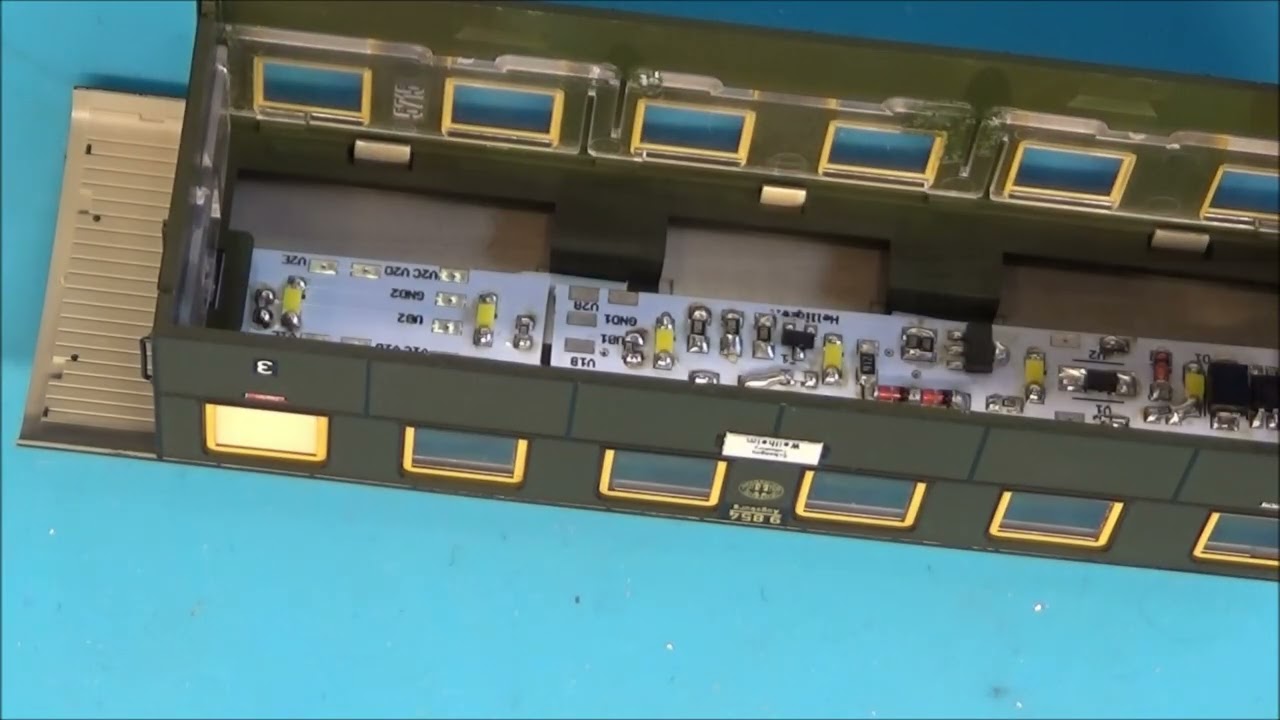 Einbau einer flackerfreien LED Innenbeleuchtung in einem Trix Express Nahverkehrswaggon Teil 1