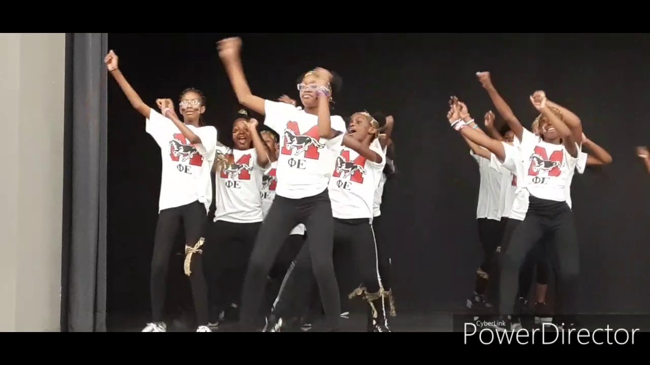 Niyah Step Team Performance 🤩💫 - YouTube