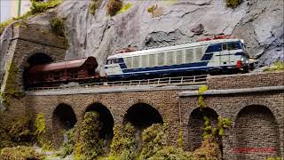 TIGRE E.632-030 CON CARRI MERCI TRAMOGGE PER CEREALI SUL PLASTICO DEL CUNIFER. SAB. 31 - 1 - 2026.