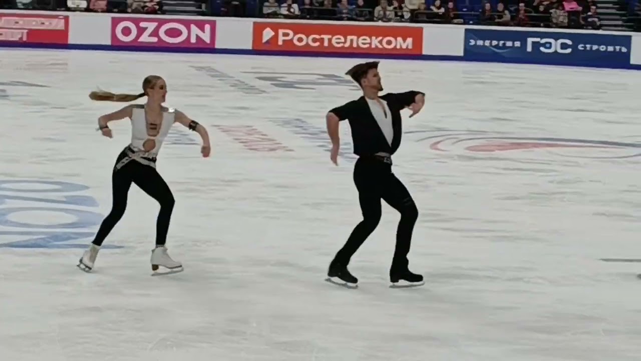 Александра Степанова и Иван Букин Фигурное катание, Москва 15.11.2025, взгляд с трибун, короткая пр.