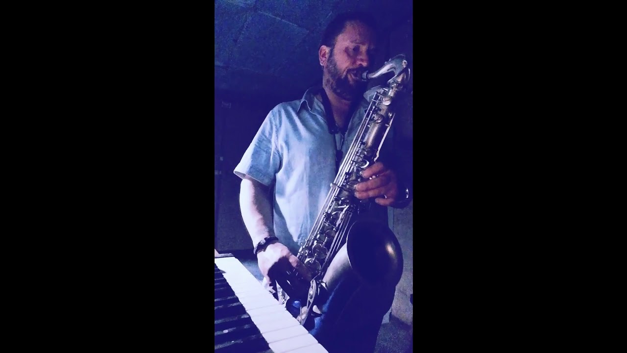 Stefano Bedetti plays "It's the talk of the town".