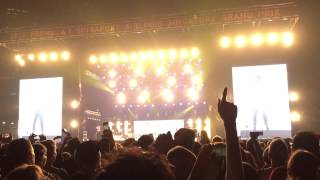 180915 Pharrell Williams - Happy At Singapore F1 2015