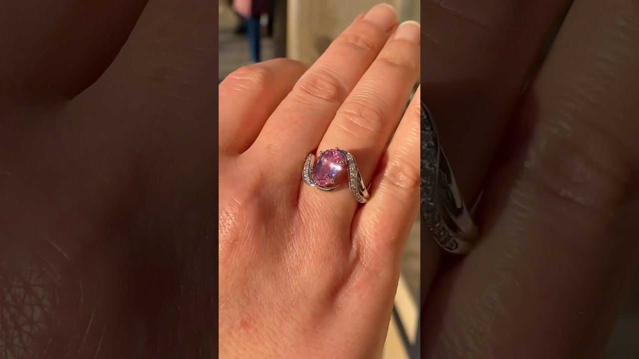 November babes-get a closer look at this pink topaz and diamond ring 💍