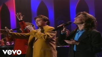 Bill & Gloria Gaither - He Leadeth Me [Live] ft. The Martins