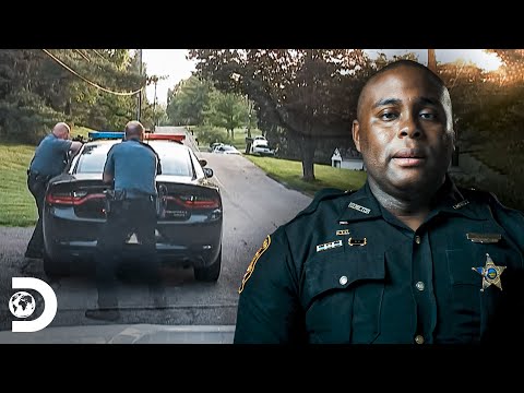 Video: ¿Cómo te conviertes en oficial de policía en Carolina del Norte?