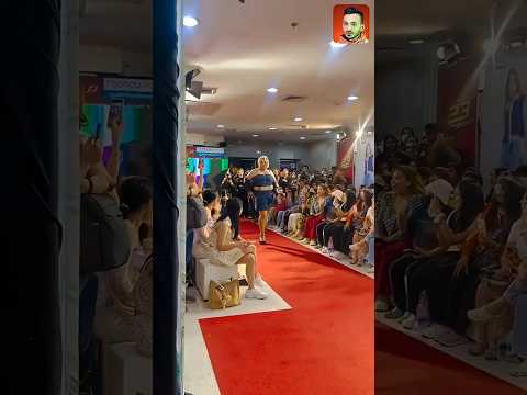 كوارث الغناء على المسرح انزلاقات وسقوط مضحك