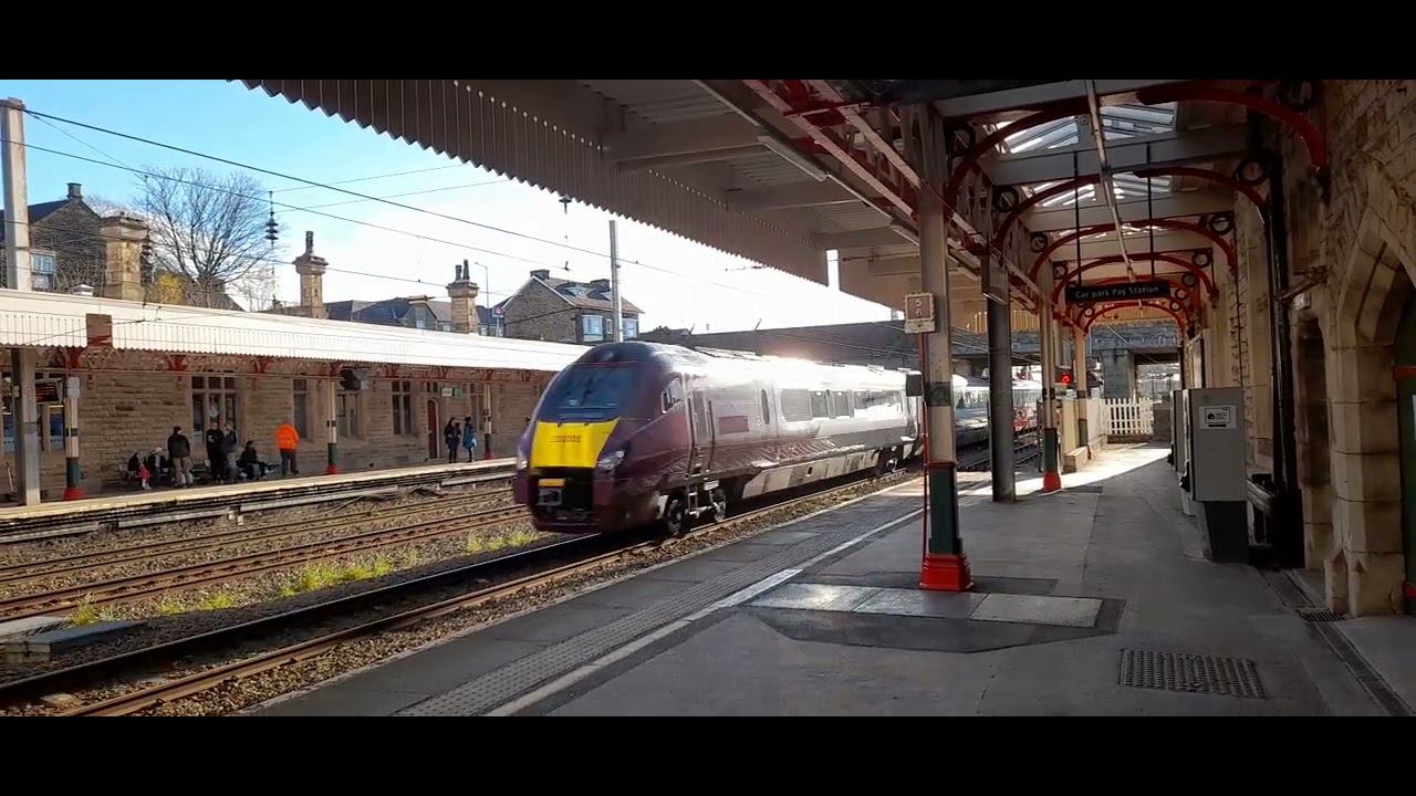 222005 heads north through Lancaster Castle Station 19/11/25 - YouTube