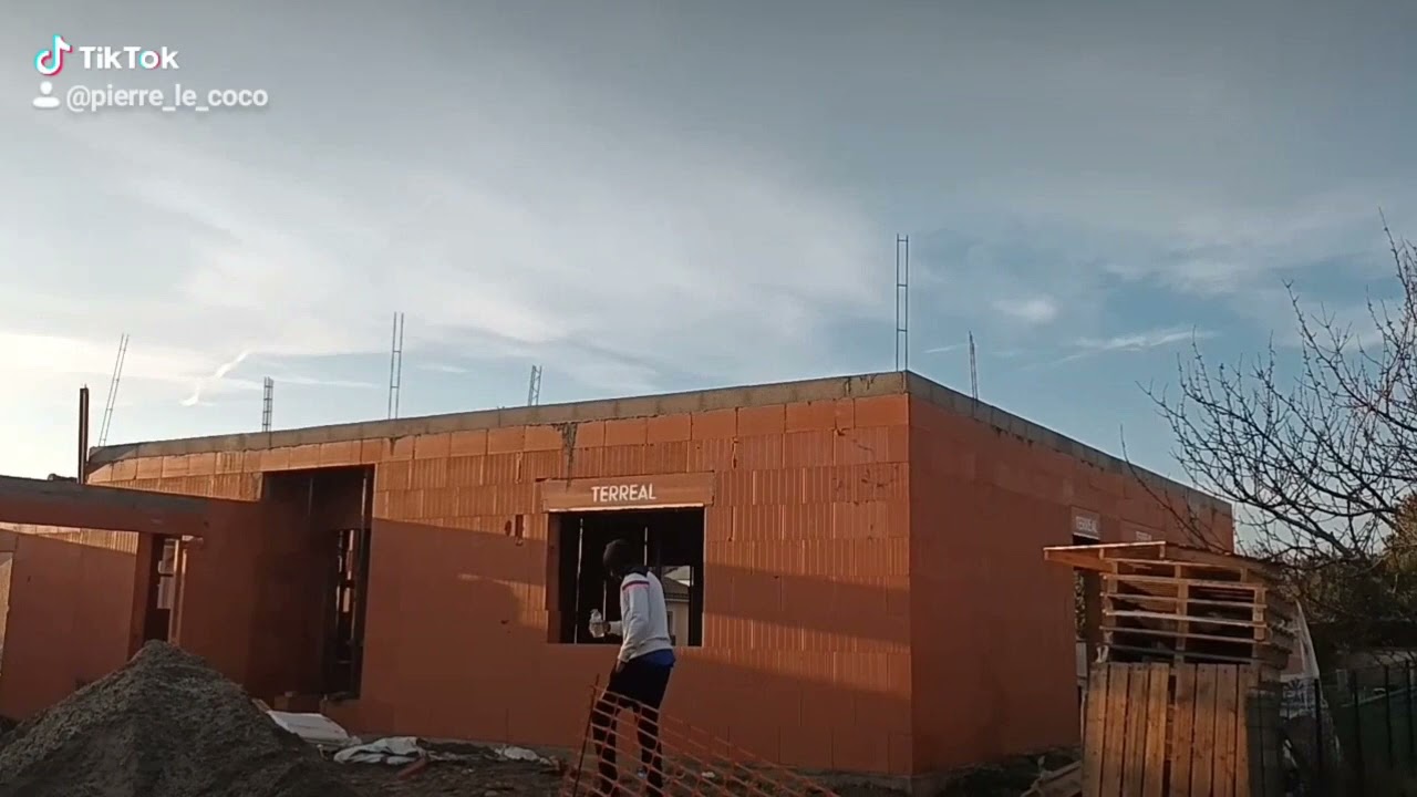 comment poser les briques rouge avec la platine d'arressement