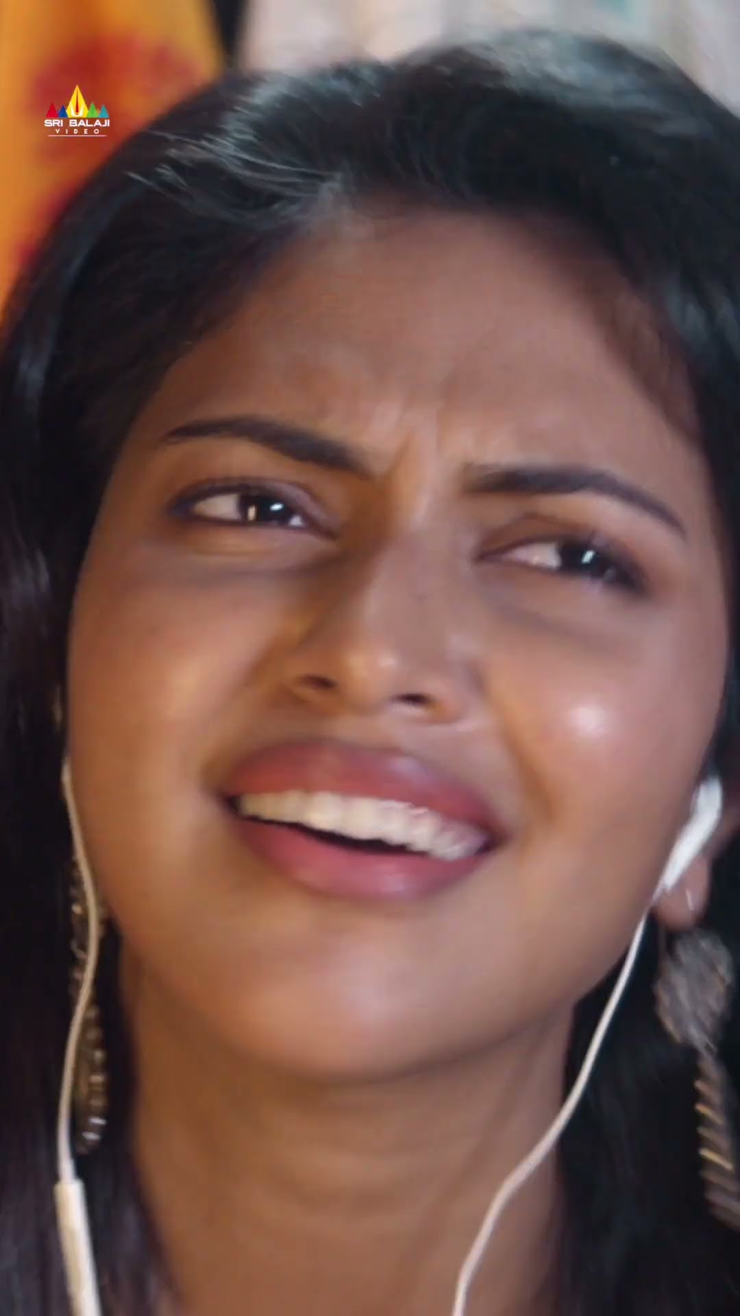 Mohanlal makes fun with Amala Paul | #iddaruiddare | #comedy | #shorts | #ytshorts | #youtubeshorts