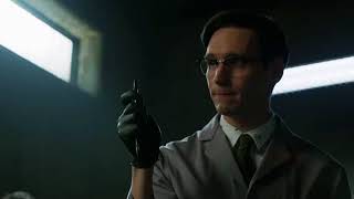 Cory Michael Smith (The Riddler) in TV Series Gotham S01E13 Scene #1