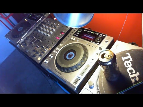 dfx - Kick Start 410 LIVE