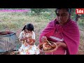 En la brasa preparo una deliciosa tarta de pera- cocinando en el campo