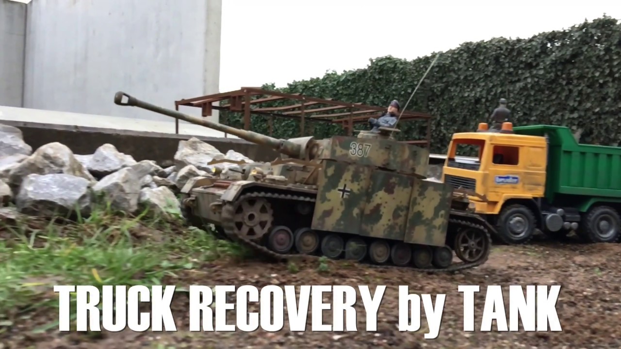 Panzer IV rc TANK pushing Mercedes Dump Truck in BRUDER bworld CONSTRUCTION