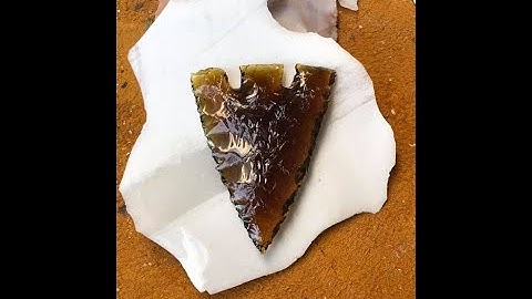 Flintknapping Beer Bottle Bottom Arrowhead