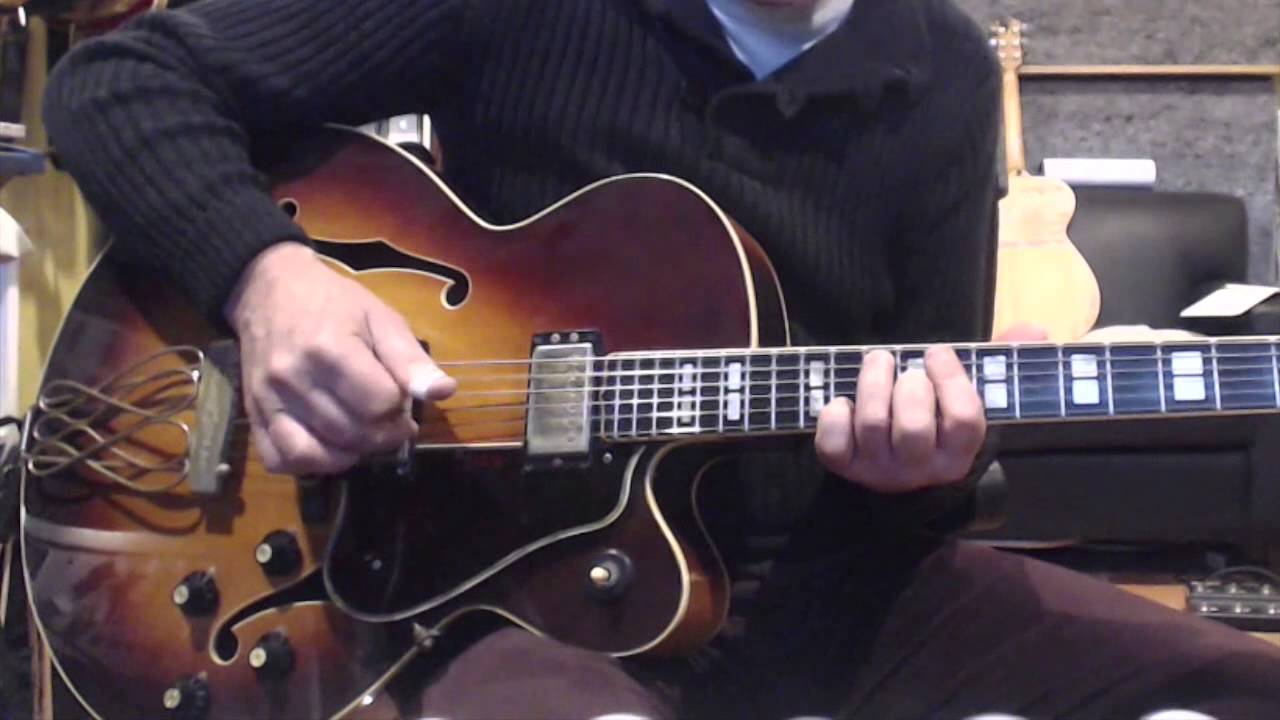 Michael Fix plays 'Two Time Shuffle' Yamaha jazz guitar bekijken op YouTube