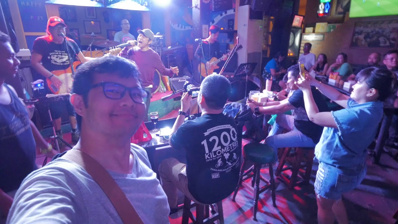 Live Band at Post Laser Disc Pub & Restaurant, Hatyai, Thailand Day 3