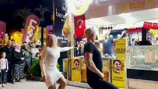 Süpriz Dans Şov | Çılgın Dondurmacı Kalbimsin İle Muhteşem 2 Video Resimi