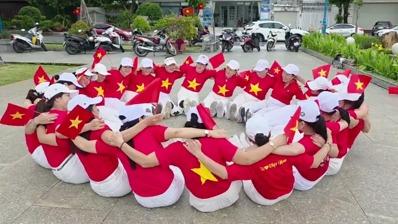 Những Bông Hoa Trong Vườn Bác - Nhóm Vui Trẻ Khỏe Đẹp Rạch Giá