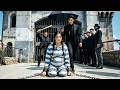 女孩怀孕八月被亲爹扔进监狱等死,在牢里生下孩子觉醒超绝铁拳,出狱一拳轰倒十个壮汉救下首富!千亿总裁雨中跪着求她回家 #余茵 #申浩男