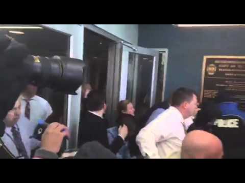raw-video:-cops-and-ferguson-protesters-clash-in-st.-louis