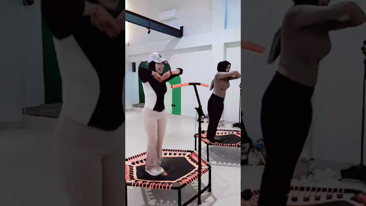 #shorts #powerjump #trampolin #workout #entrenaencasa #adelgazar #dance #yoga #rebounder