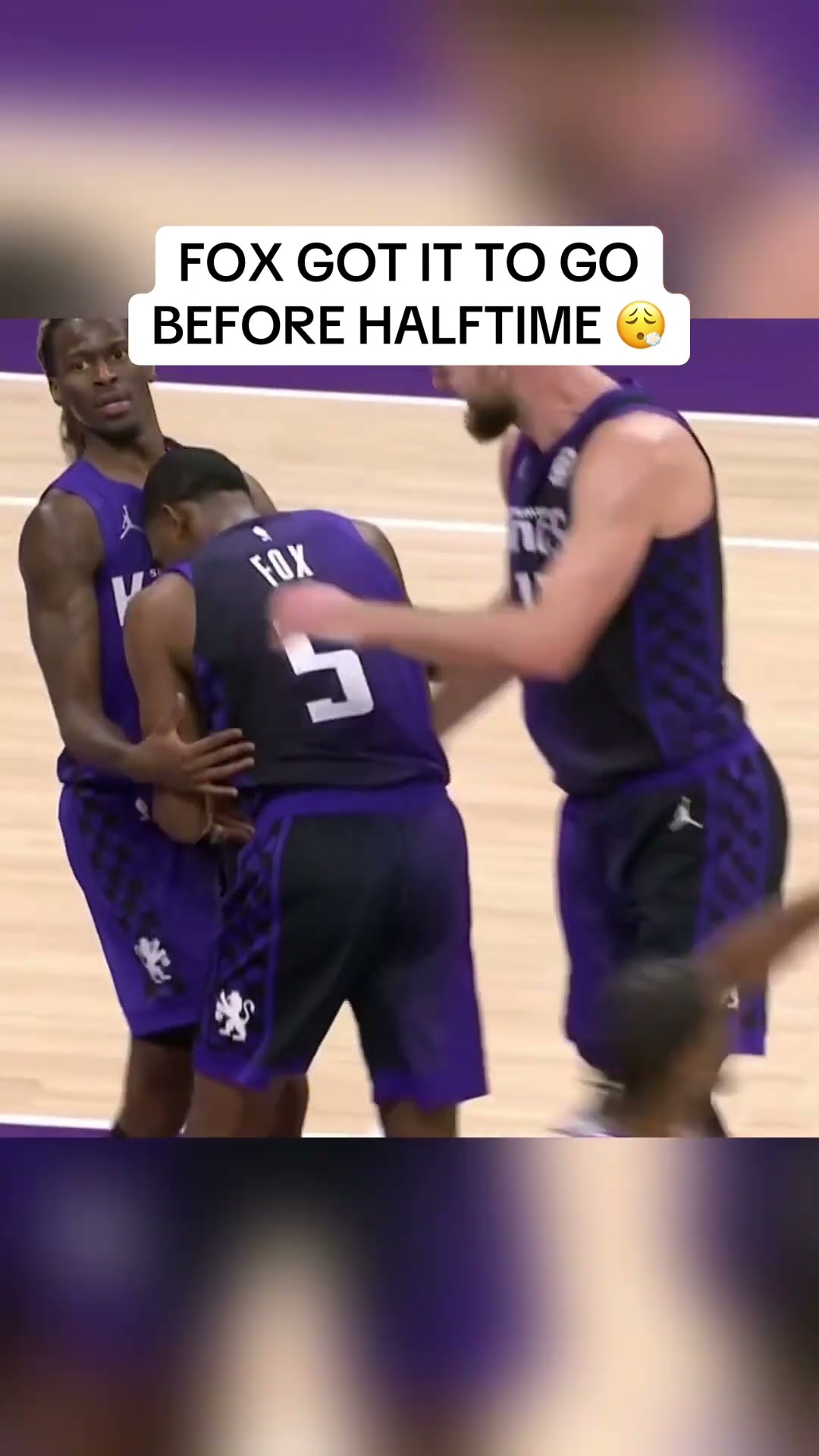 ? De'Aaron Fox at the buzzer ?
