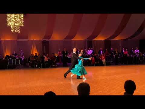 Dan and Kirstin Intro dance New Vogue  - La Bomba