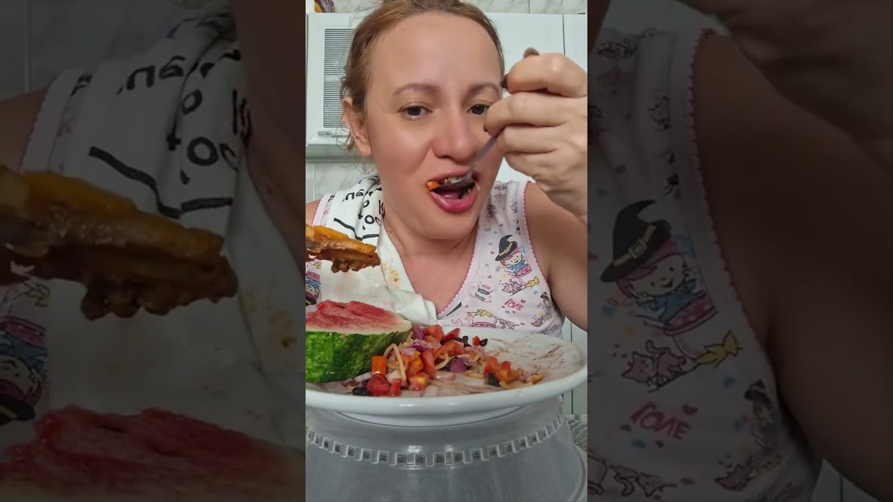 Vocês ja comeram melancia col macarrão?