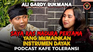 Download Lagu Building Patriotism Through Traditional Art - Ali Gardy - Kafe Toleransi Podcast
