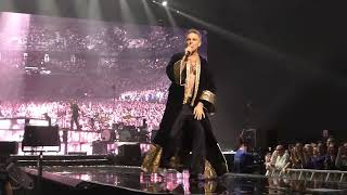 ROBBIE WILLIAMS - &quot;ANGELS&quot; + exit -  Royal Arena, Copenhagen [Feb 27, 2023]