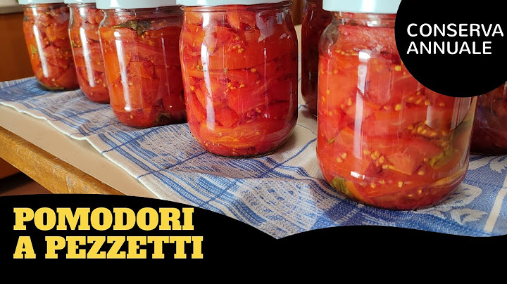 Pomodori a Pezzetti per fare la Salsa
