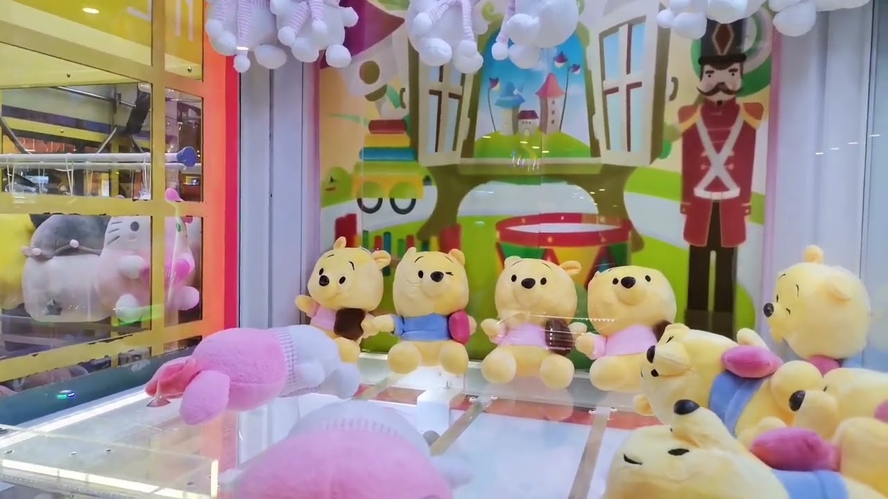 We Tried Every Claw Machine at Tom's World Robinsons Manila!!! Can We Get A Prize??