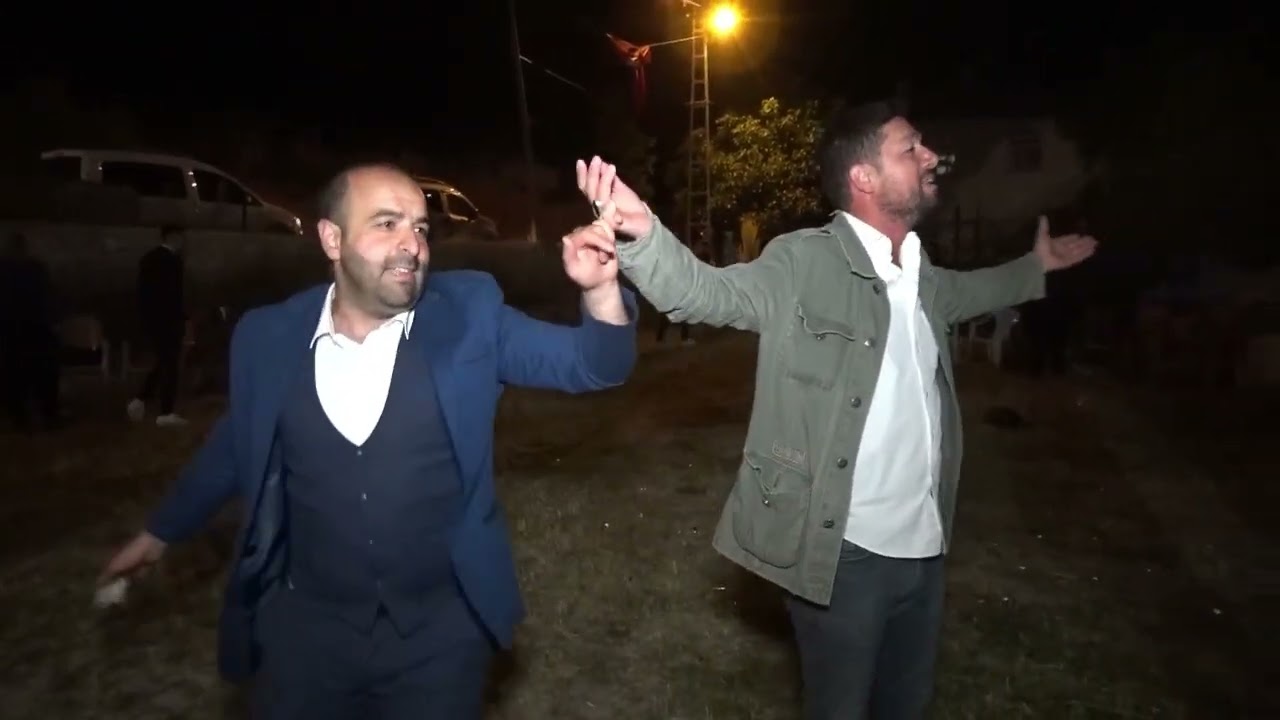 HALAYLARIMIZ SARIZ. iSMET KAHRAMAN