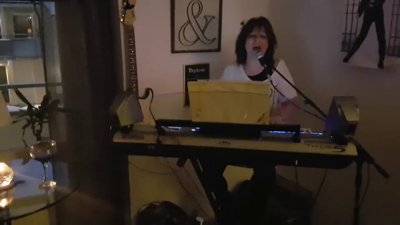 Heidi Forssell - (Live home cover) Nothing Else Matters - Metallica