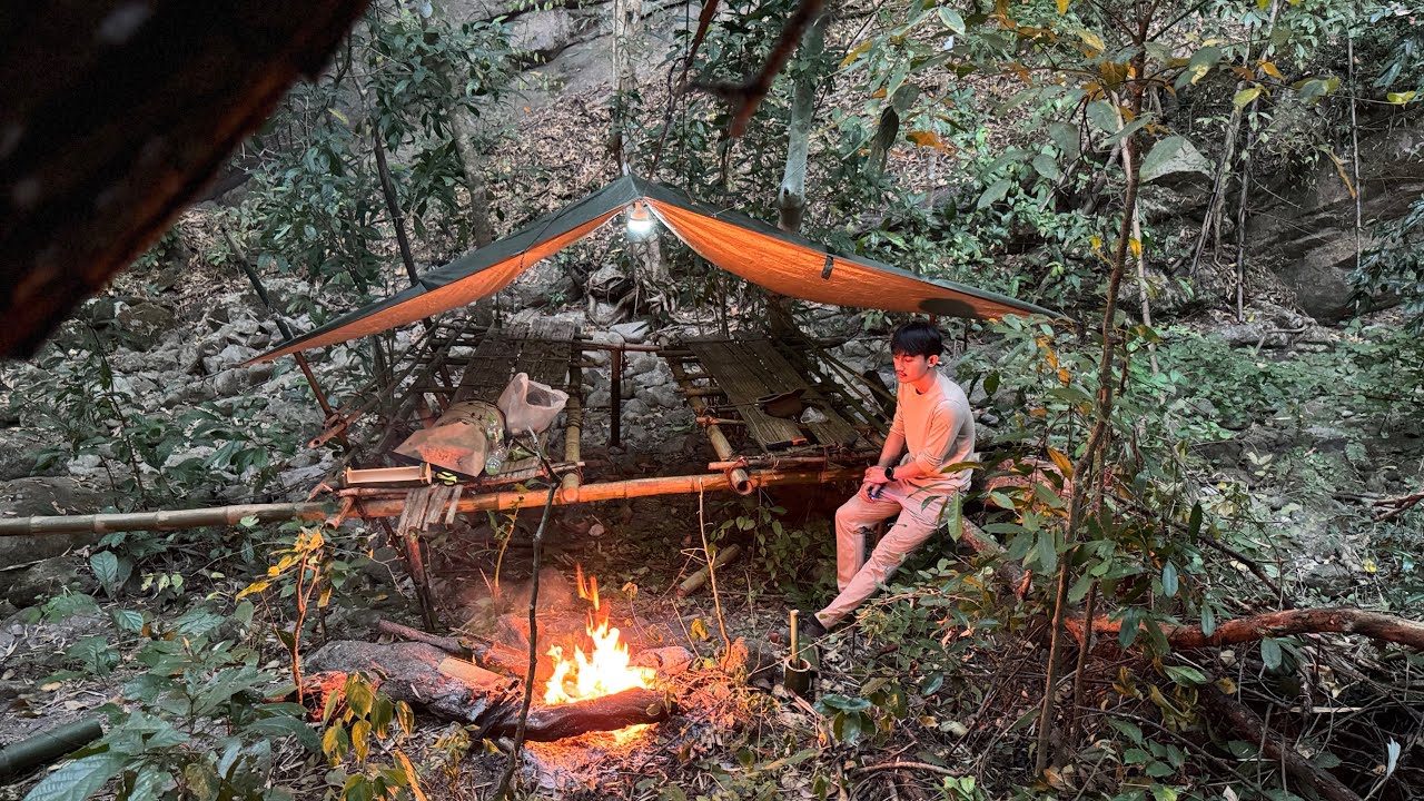 นอนแคร่คู่ที่พักเก่า ในดงกระรอกป่า หาจับปูทำขนมจีนน้ำยาป่าสุดอร่อย!!