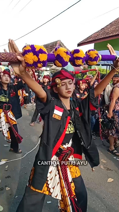 kakak cantik beraksi karnaval sumbersari Ngronggot nganjuk