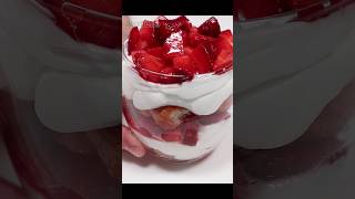 Tiramisú de Fresas fácil y rápido ¡¡Te va a encantar!!🍓 #shorts #fresas #tiramisu