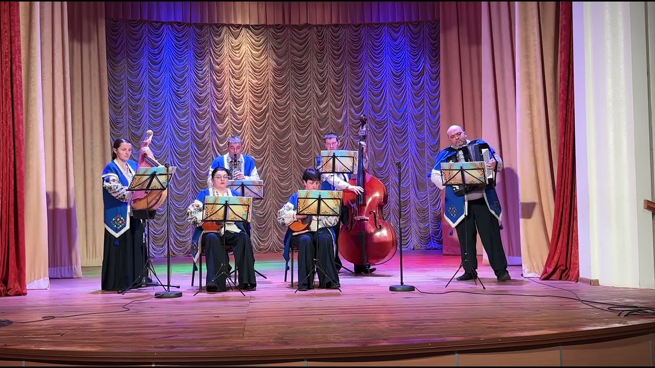 Народний аматорський ансамбль народної музики 