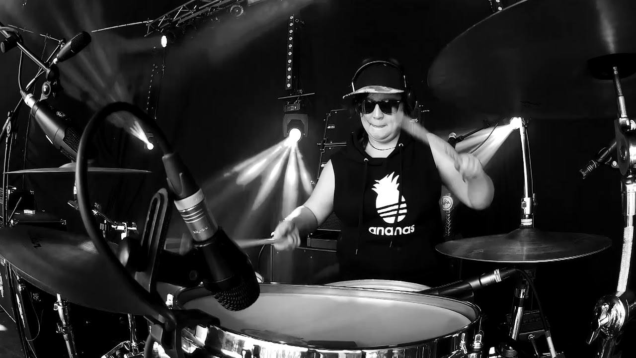 Crazy Cult Roadshow - Fistful Of Boomstick (Live @ Urpop 2017)