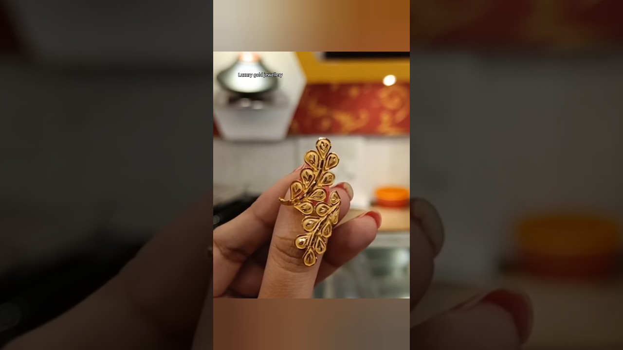 Daily wear gold ledies finger ring designs 