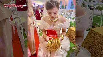Cô dâu "đơ người" vì “gánh nặng” vàng được trao trong ngày cưới